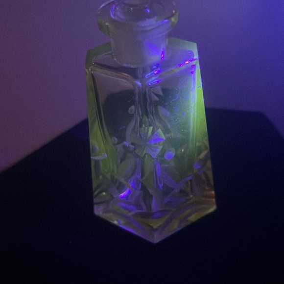 Art Deco Czechoslovakia Yellow Floral Vaseline Glowy Glass Perfume Bottle Dauber - Picture 13 of 15